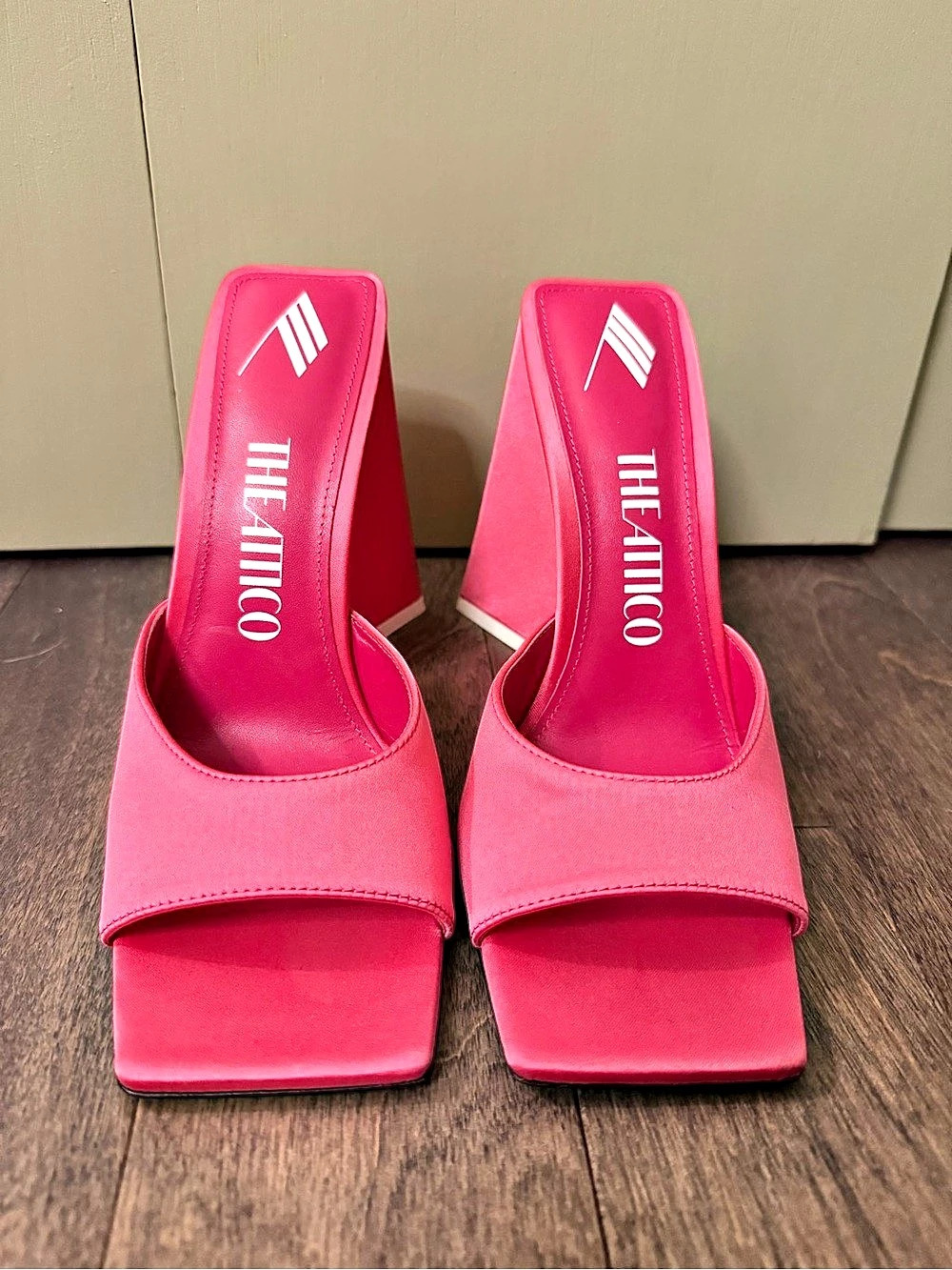 The Attico Devon Pink Satin Mule Heels Size 39 NWOT